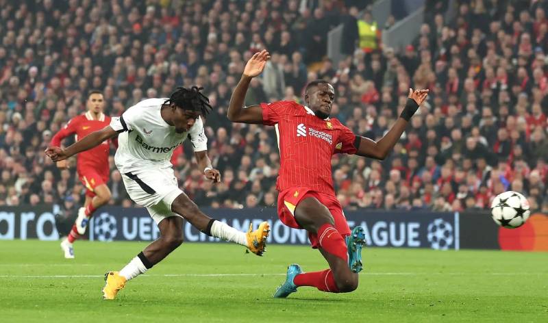 Cách Frimpong vận hành trong hệ thống 3 trung vệ