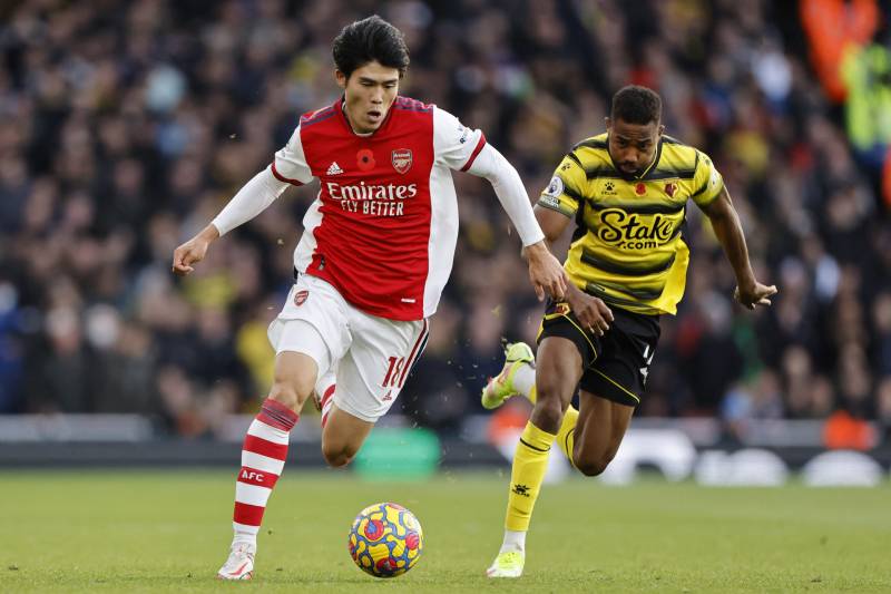 Giữ vị trí và kiểm soát không gian giúp Tomiyasu phù hợp với nhiều hệ thống