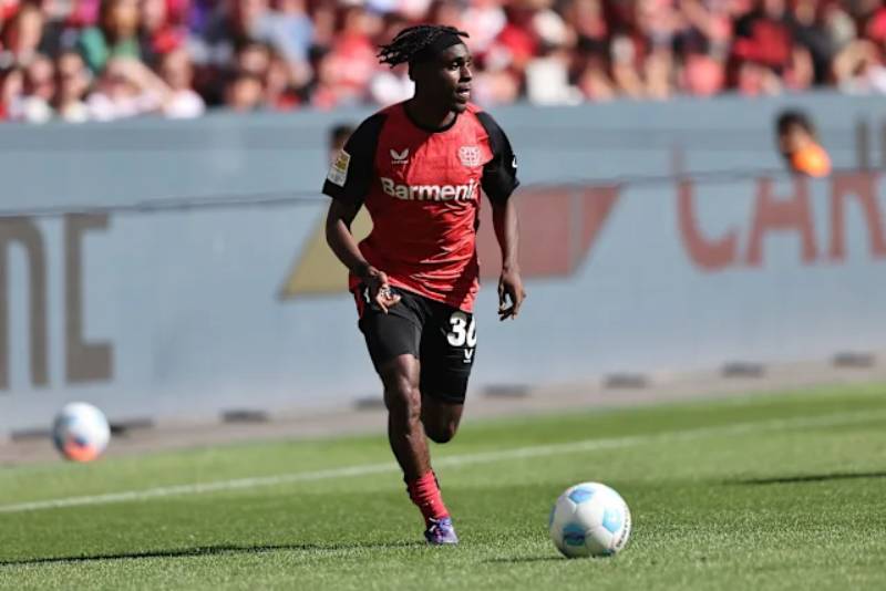 Sự chủ động trong tấn công của Frimpong như một cầu thủ chạy cánh thực thụ